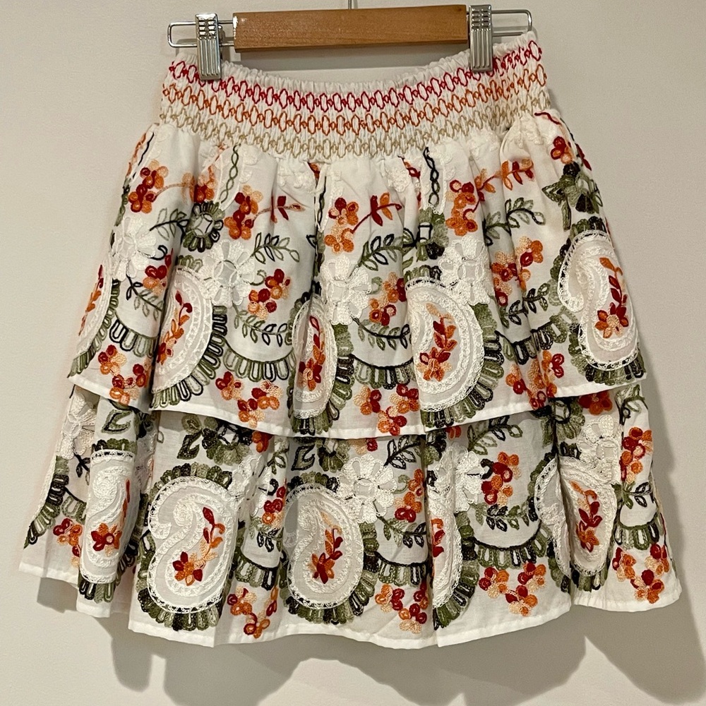 Hudson Gray White Floral Embroidered Tiered Skirt Boho Cottage Core Cowgirl Chic - Picture 4 of 7